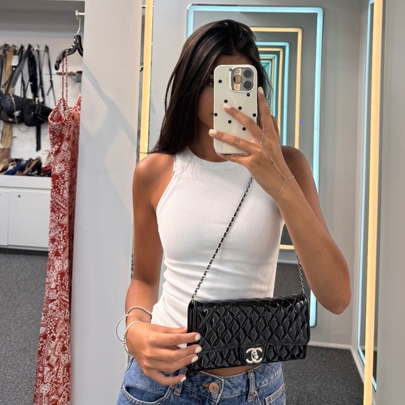 Chanel shoulder bag - Picture 1 of 5